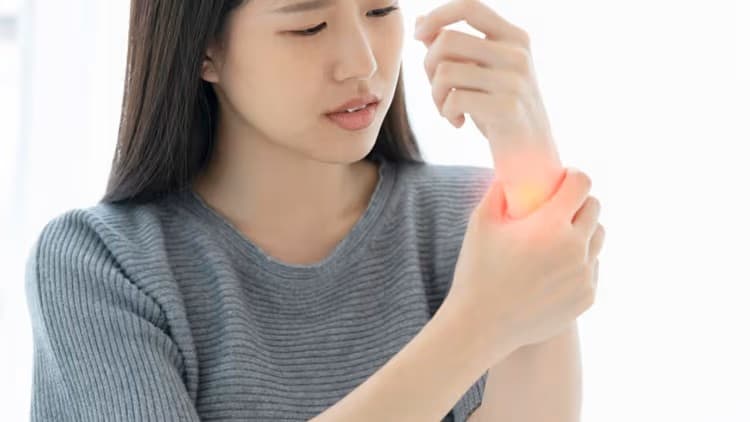 Triệu Chứng Gãy Xương: Làm Thế Nào Để Nhận Biết Và Xử Lý Đúng Cách?